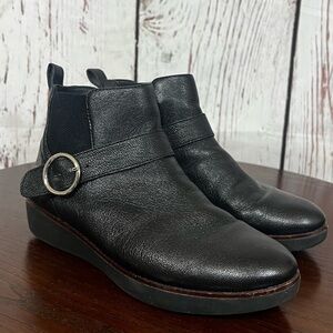Fit Flop black leather chelsea boots size 6.5 EUC